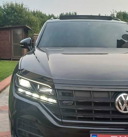 Черный Фольксваген Туарег, объемом двигателя 2.97 л и пробегом 163 тыс. км за 51500 $, фото 31 на Automoto.ua