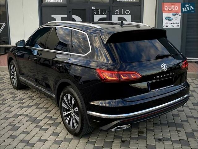 Черный Фольксваген Туарег, объемом двигателя 2.97 л и пробегом 130 тыс. км за 46500 $, фото 32 на Automoto.ua