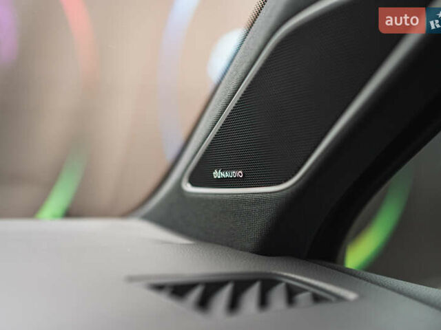 Черный Фольксваген Туарег, объемом двигателя 3.96 л и пробегом 170 тыс. км за 57777 $, фото 78 на Automoto.ua