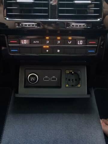 Черный Фольксваген Туарег, объемом двигателя 2.97 л и пробегом 163 тыс. км за 51500 $, фото 22 на Automoto.ua