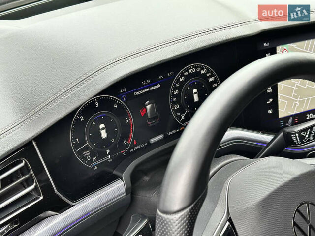 Черный Фольксваген Туарег, объемом двигателя 2.97 л и пробегом 129 тыс. км за 48500 $, фото 28 на Automoto.ua