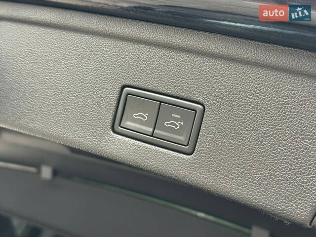 Черный Фольксваген Туарег, объемом двигателя 2.97 л и пробегом 129 тыс. км за 48500 $, фото 19 на Automoto.ua