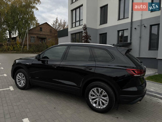 Фольксваген Туарег 2019 в Дубно на Automoto.ua Черный Фольксваген Туарег, объемом двигателя 3 л и пробегом 48 тыс. км за 43500 $, фото 5 на Automoto.ua
