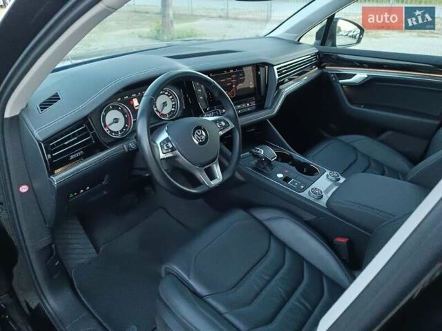 Чорний Фольксваген Туарег, об'ємом двигуна 2.97 л та пробігом 255 тис. км за 41500 $, фото 48 на Automoto.ua