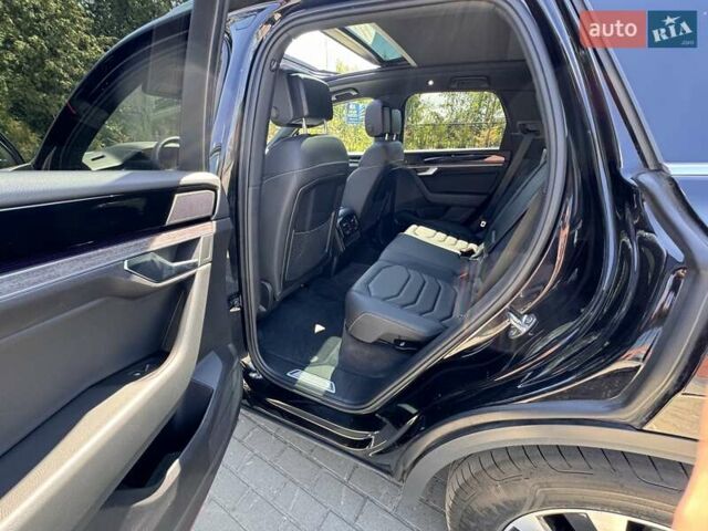 Черный Фольксваген Туарег, объемом двигателя 2.97 л и пробегом 194 тыс. км за 48200 $, фото 30 на Automoto.ua