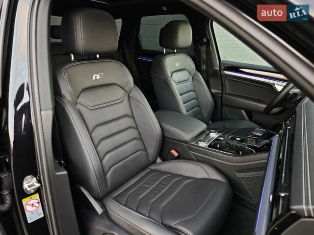 Черный Фольксваген Туарег, объемом двигателя 2.97 л и пробегом 98 тыс. км за 59980 $, фото 54 на Automoto.ua