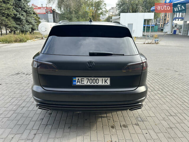 Черный Фольксваген Туарег, объемом двигателя 2.97 л и пробегом 115 тыс. км за 52800 $, фото 4 на Automoto.ua