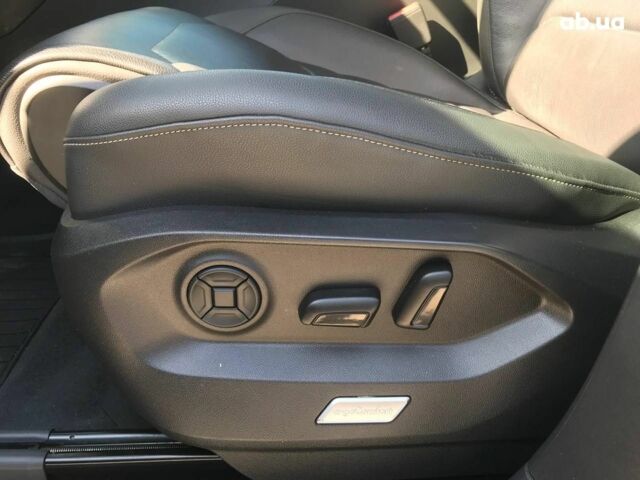 Чорний Фольксваген Туарег, об'ємом двигуна 3 л та пробігом 119 тис. км за 49990 $, фото 18 на Automoto.ua