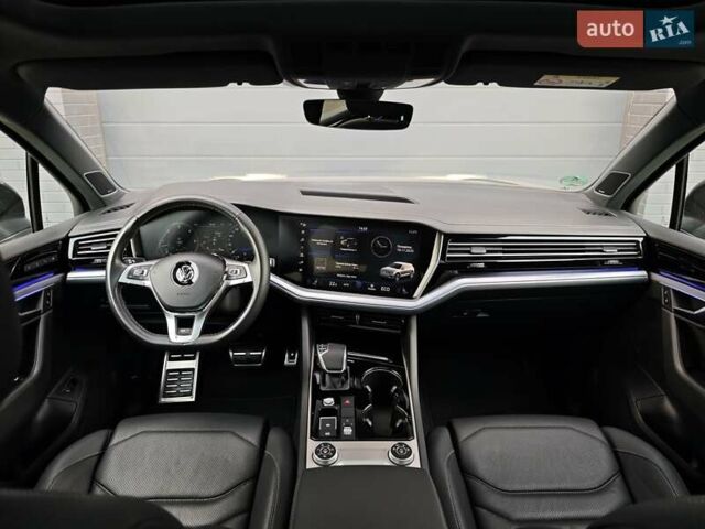 Черный Фольксваген Туарег, объемом двигателя 2.97 л и пробегом 98 тыс. км за 59980 $, фото 51 на Automoto.ua