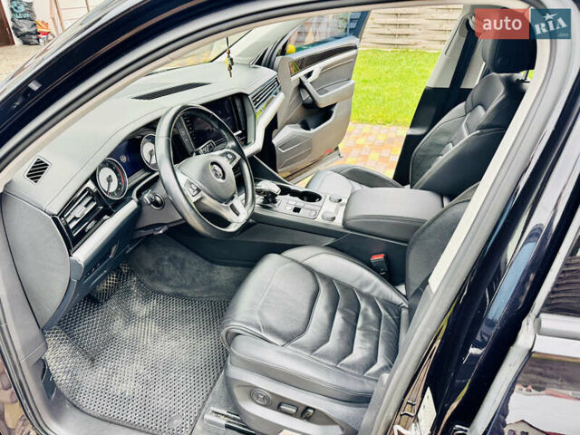 Черный Фольксваген Туарег, объемом двигателя 3 л и пробегом 195 тыс. км за 33700 $, фото 12 на Automoto.ua