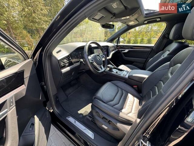 Черный Фольксваген Туарег, объемом двигателя 2.97 л и пробегом 194 тыс. км за 48200 $, фото 21 на Automoto.ua