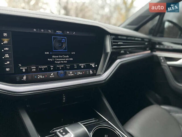 Черный Фольксваген Туарег, объемом двигателя 3 л и пробегом 115 тыс. км за 45500 $, фото 48 на Automoto.ua