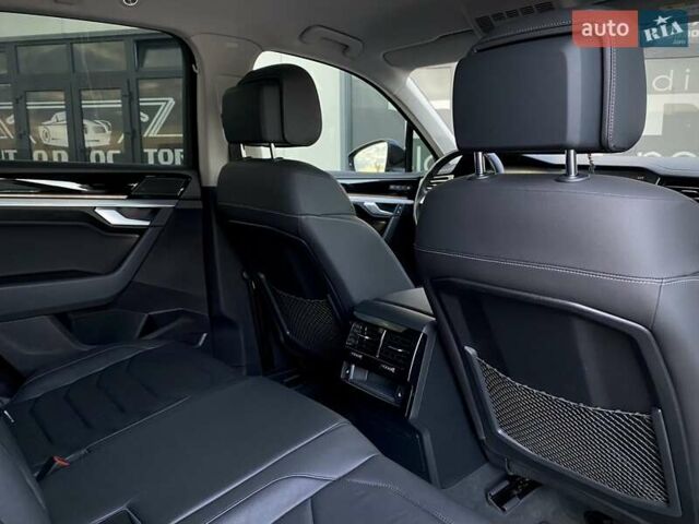 Черный Фольксваген Туарег, объемом двигателя 2.97 л и пробегом 130 тыс. км за 46999 $, фото 60 на Automoto.ua