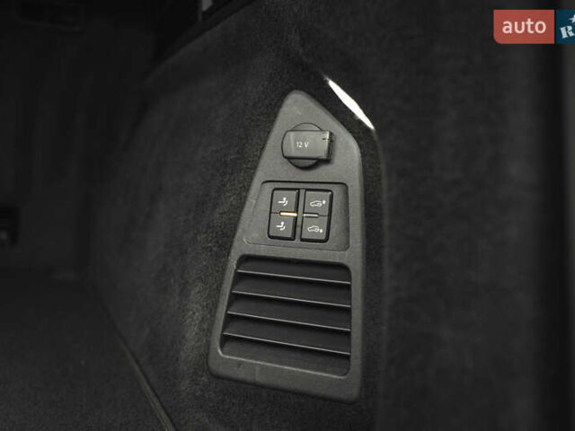 Черный Фольксваген Туарег, объемом двигателя 3.96 л и пробегом 170 тыс. км за 57777 $, фото 37 на Automoto.ua