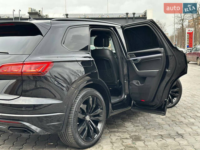 Черный Фольксваген Туарег, объемом двигателя 2.97 л и пробегом 129 тыс. км за 48500 $, фото 11 на Automoto.ua