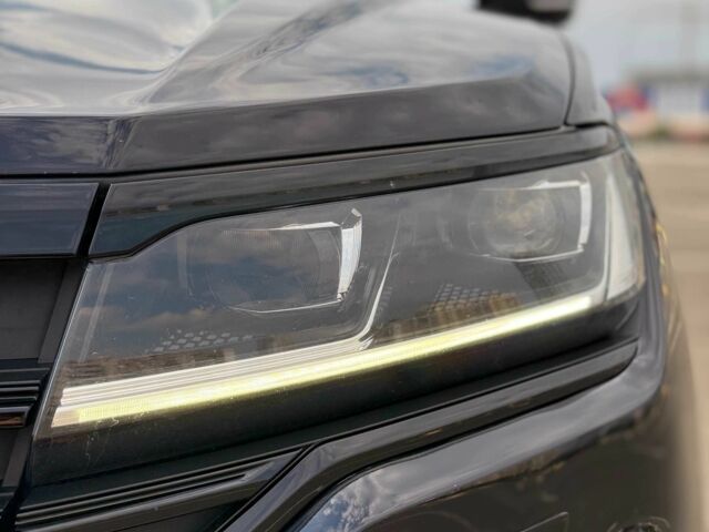 Черный Фольксваген Туарег, объемом двигателя 3 л и пробегом 163 тыс. км за 40000 $, фото 9 на Automoto.ua