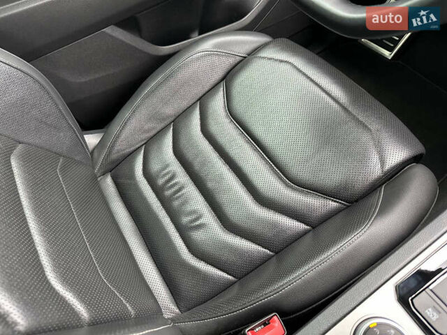 Черный Фольксваген Туарег, объемом двигателя 2.97 л и пробегом 129 тыс. км за 48500 $, фото 48 на Automoto.ua