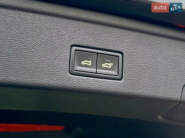 Черный Фольксваген Туарег, объемом двигателя 2.97 л и пробегом 165 тыс. км за 39900 $, фото 29 на Automoto.ua