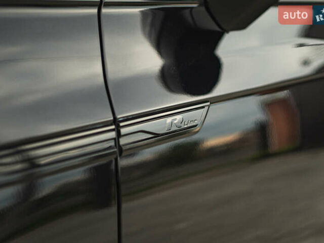 Черный Фольксваген Туарег, объемом двигателя 3.96 л и пробегом 170 тыс. км за 57777 $, фото 13 на Automoto.ua