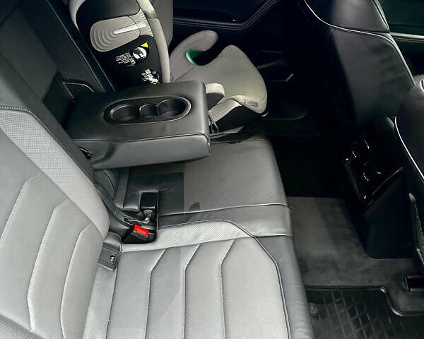 Черный Фольксваген Туарег, объемом двигателя 3 л и пробегом 115 тыс. км за 45500 $, фото 24 на Automoto.ua