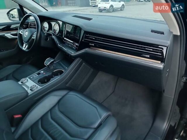 Чорний Фольксваген Туарег, об'ємом двигуна 2.97 л та пробігом 255 тис. км за 41500 $, фото 40 на Automoto.ua