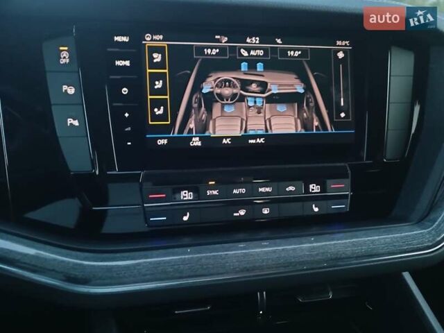 Черный Фольксваген Туарег, объемом двигателя 2.97 л и пробегом 255 тыс. км за 42000 $, фото 28 на Automoto.ua