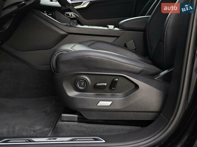 Черный Фольксваген Туарег, объемом двигателя 2.97 л и пробегом 98 тыс. км за 59980 $, фото 34 на Automoto.ua