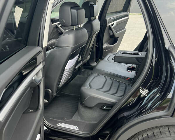 Черный Фольксваген Туарег, объемом двигателя 2.97 л и пробегом 121 тыс. км за 49800 $, фото 16 на Automoto.ua