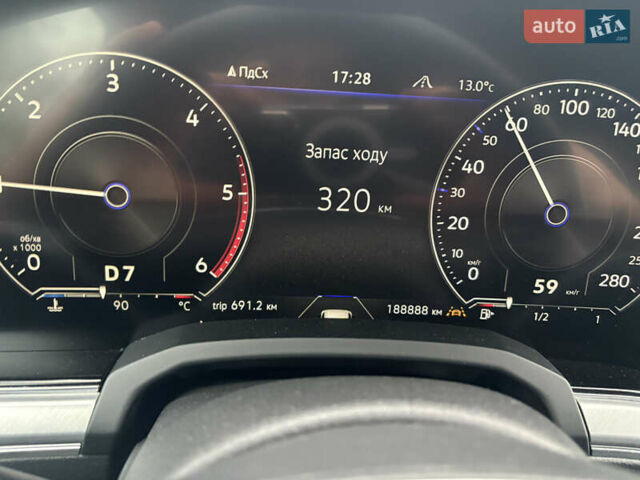 Черный Фольксваген Туарег, объемом двигателя 3 л и пробегом 188 тыс. км за 44555 $, фото 53 на Automoto.ua