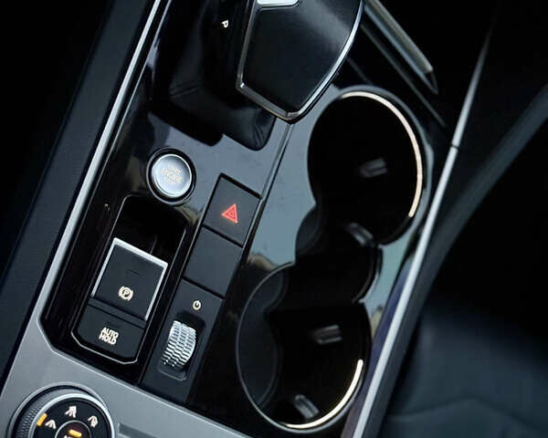 Черный Фольксваген Туарег, объемом двигателя 2.97 л и пробегом 165 тыс. км за 39900 $, фото 20 на Automoto.ua