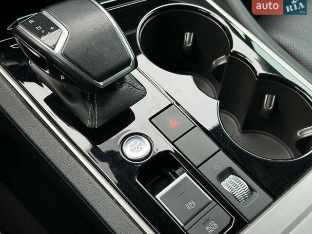 Черный Фольксваген Туарег, объемом двигателя 3 л и пробегом 141 тыс. км за 48500 $, фото 34 на Automoto.ua