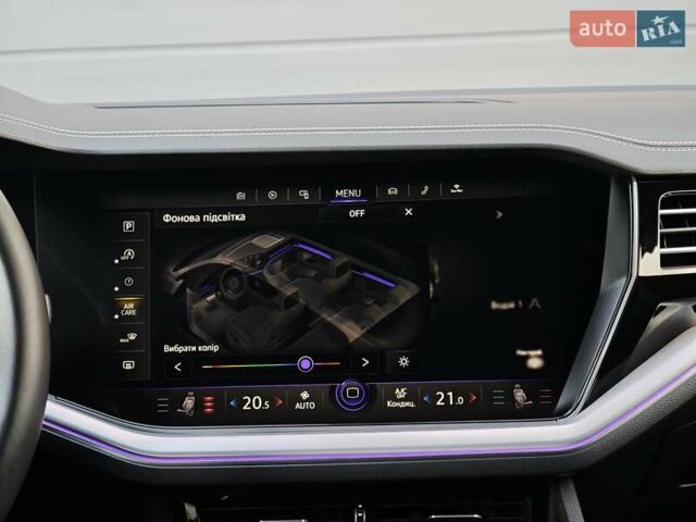 Черный Фольксваген Туарег, объемом двигателя 2.97 л и пробегом 108 тыс. км за 57499 $, фото 60 на Automoto.ua