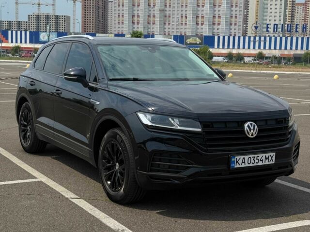 Черный Фольксваген Туарег, объемом двигателя 3 л и пробегом 163 тыс. км за 40000 $, фото 3 на Automoto.ua