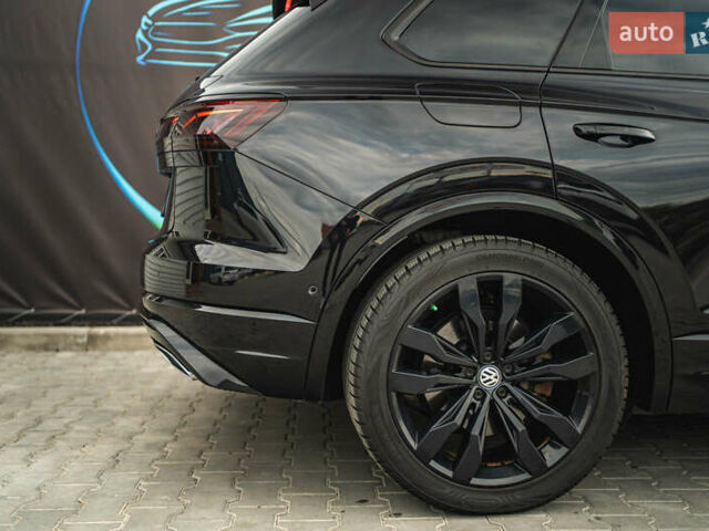 Черный Фольксваген Туарег, объемом двигателя 3.96 л и пробегом 170 тыс. км за 57777 $, фото 23 на Automoto.ua