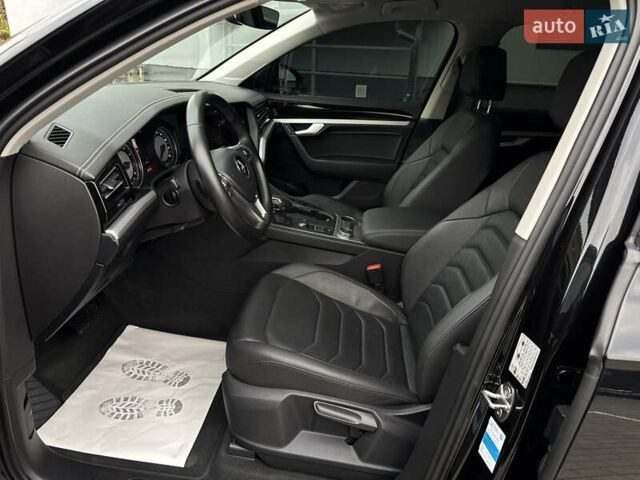 Фольксваген Туарег 2019 в Дубно на Automoto.ua Черный Фольксваген Туарег, объемом двигателя 3 л и пробегом 48 тыс. км за 43500 $, фото 32 на Automoto.ua