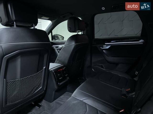 Черный Фольксваген Туарег, объемом двигателя 2.97 л и пробегом 123 тыс. км за 49900 $, фото 47 на Automoto.ua