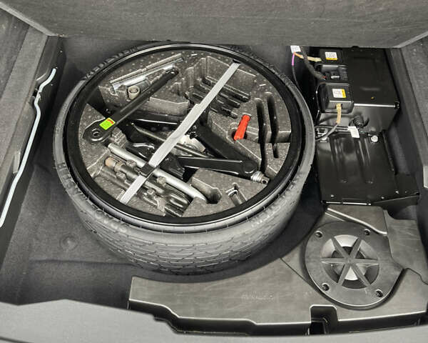 Черный Фольксваген Туарег, объемом двигателя 2.97 л и пробегом 267 тыс. км за 43900 $, фото 27 на Automoto.ua