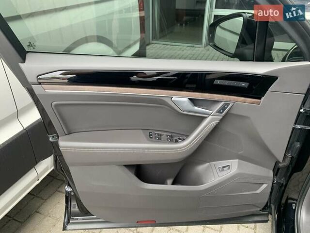 Черный Фольксваген Туарег, объемом двигателя 2.97 л и пробегом 77 тыс. км за 51000 $, фото 12 на Automoto.ua