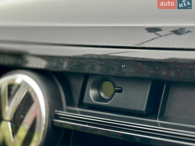Черный Фольксваген Туарег, объемом двигателя 3 л и пробегом 141 тыс. км за 48500 $, фото 22 на Automoto.ua