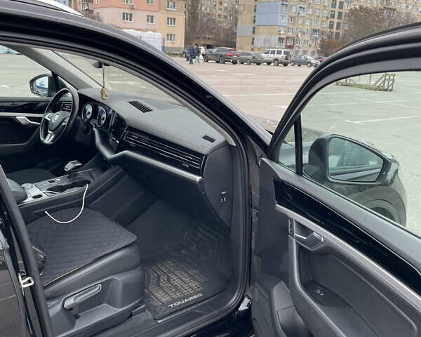 Черный Фольксваген Туарег, объемом двигателя 2.99 л и пробегом 135 тыс. км за 36950 $, фото 24 на Automoto.ua