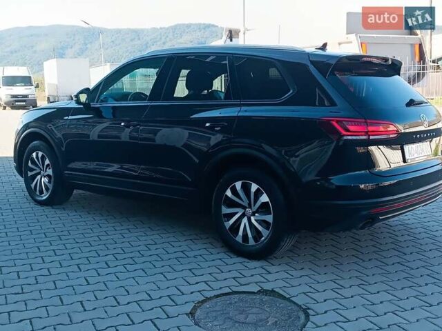 Черный Фольксваген Туарег, объемом двигателя 2.97 л и пробегом 255 тыс. км за 42000 $, фото 27 на Automoto.ua