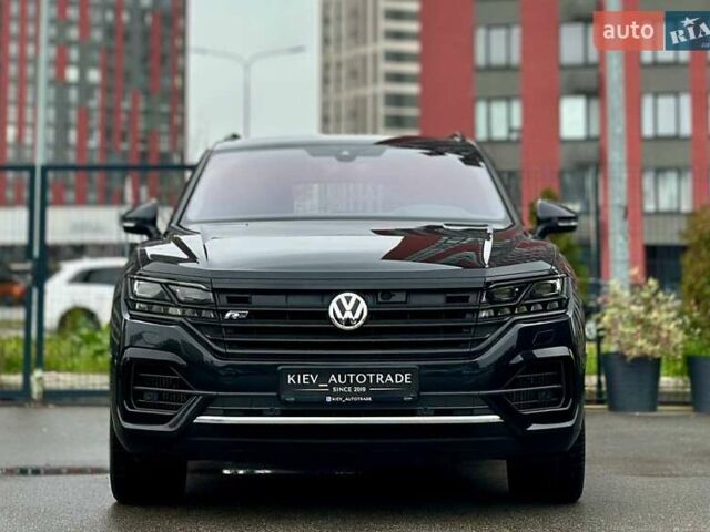 Черный Фольксваген Туарег, объемом двигателя 3 л и пробегом 141 тыс. км за 48500 $, фото 2 на Automoto.ua