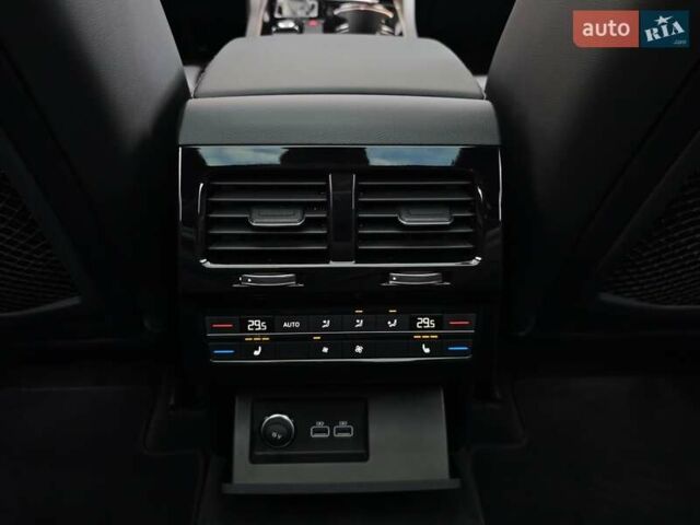 Черный Фольксваген Туарег, объемом двигателя 2.97 л и пробегом 98 тыс. км за 59980 $, фото 49 на Automoto.ua