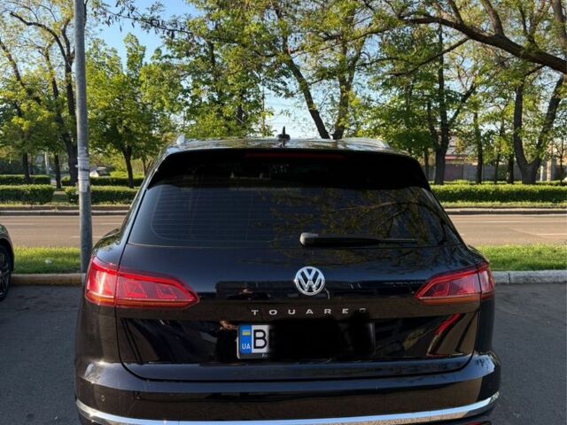 Черный Фольксваген Туарег, объемом двигателя 3 л и пробегом 147 тыс. км за 47000 $, фото 2 на Automoto.ua