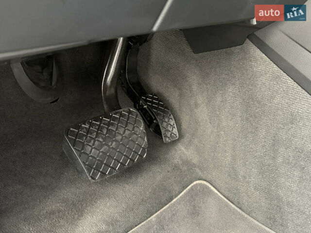 Черный Фольксваген Туарег, объемом двигателя 3 л и пробегом 188 тыс. км за 44555 $, фото 65 на Automoto.ua