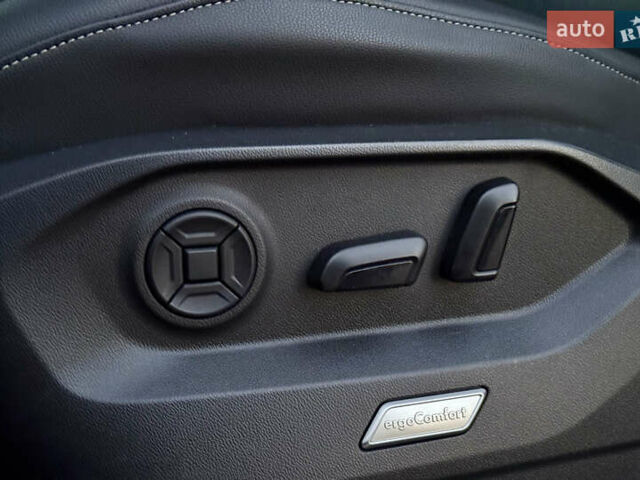 Черный Фольксваген Туарег, объемом двигателя 2.97 л и пробегом 165 тыс. км за 39900 $, фото 16 на Automoto.ua