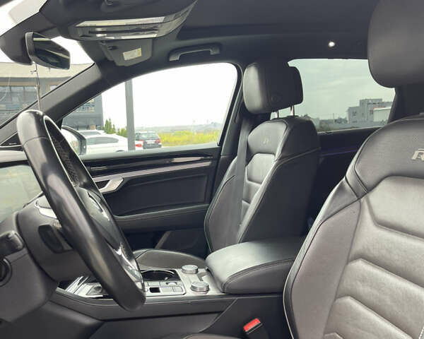 Черный Фольксваген Туарег, объемом двигателя 2.97 л и пробегом 267 тыс. км за 43900 $, фото 19 на Automoto.ua