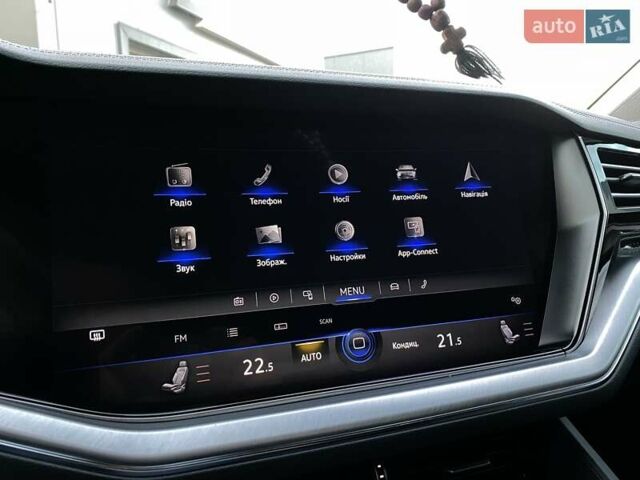 Черный Фольксваген Туарег, объемом двигателя 2.97 л и пробегом 130 тыс. км за 46999 $, фото 76 на Automoto.ua