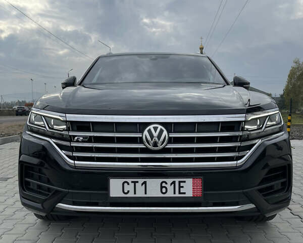 Черный Фольксваген Туарег, объемом двигателя 2.97 л и пробегом 267 тыс. км за 43900 $, фото 2 на Automoto.ua