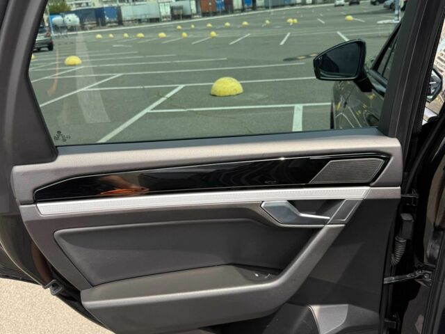 Черный Фольксваген Туарег, объемом двигателя 3 л и пробегом 163 тыс. км за 40000 $, фото 15 на Automoto.ua